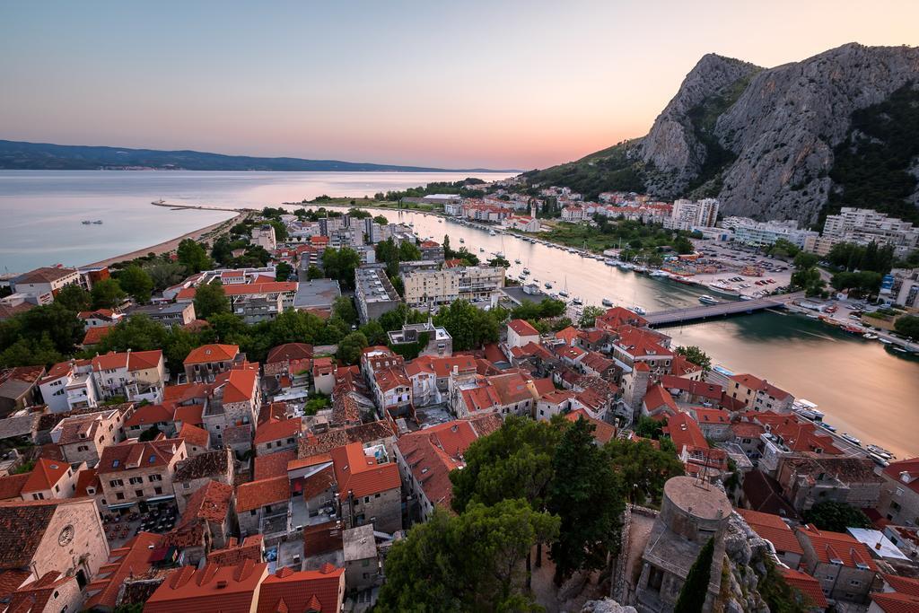 Apartment Toncica Omis Exterior photo